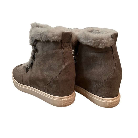 Booties - Picture 4 of 9